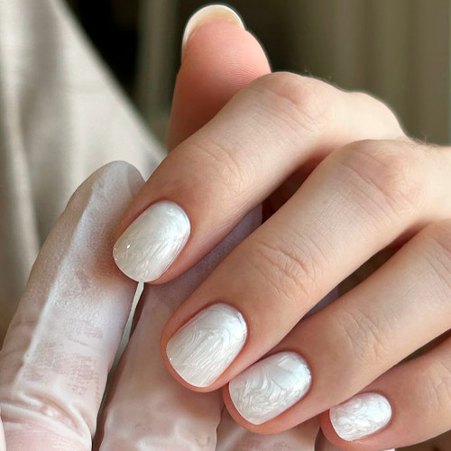 Pantone 11-4201 cloud dancer чистый цвет – эстетический маникюр