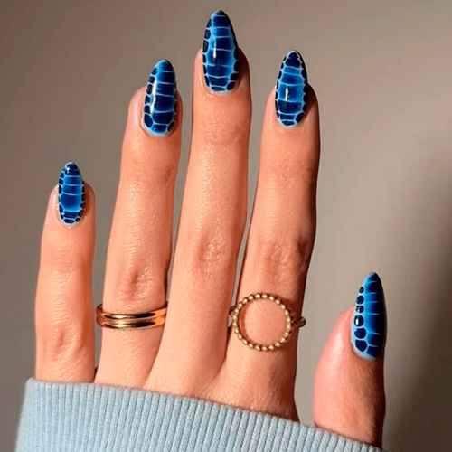 Blooming gel для створення оригінального nail art у морському стилі