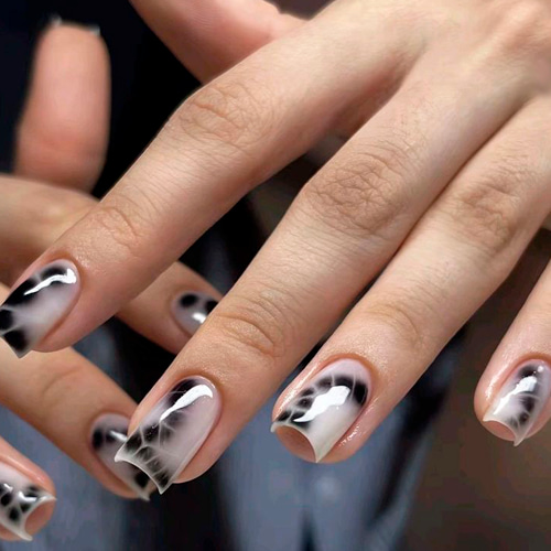 Дизайн манікюру blooming gel з абстрактними візерунками