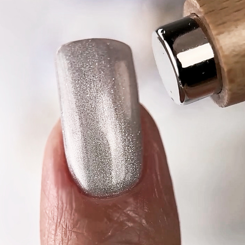 Cloud dancer pantone эстетика минимализма – деликатный маникюр кошачий глаз