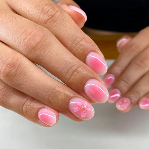 Blooming gel манікюр із плавними кольоровими переходами