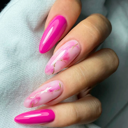 Дизайн манікюру з ефектом розтікання blooming gel