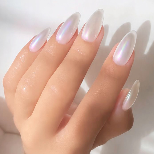 Cloud dancer pantone мягкий полупрозрачный оттенок – современный стиль ногтей