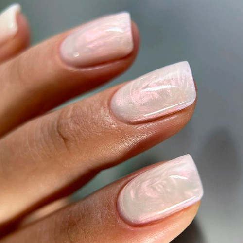 Перламутровый маникюр pearl nails с мягким квадратом
