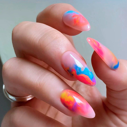Акварельний манікюр blooming gel у яскравих відтінках
